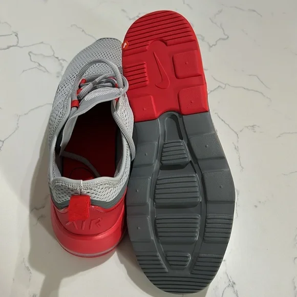 Nike Airmax Motion - Picture 4 of 4